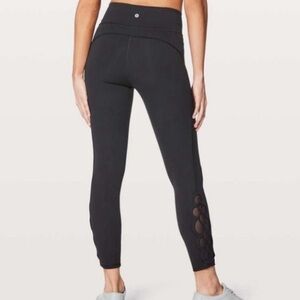 Lululemon Tied To It 7/8 Tight 25" Black